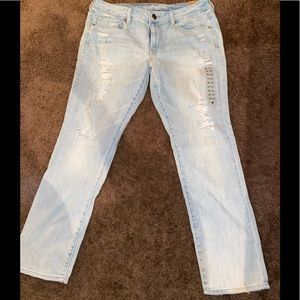 Distressed light wash American Eagle jeans